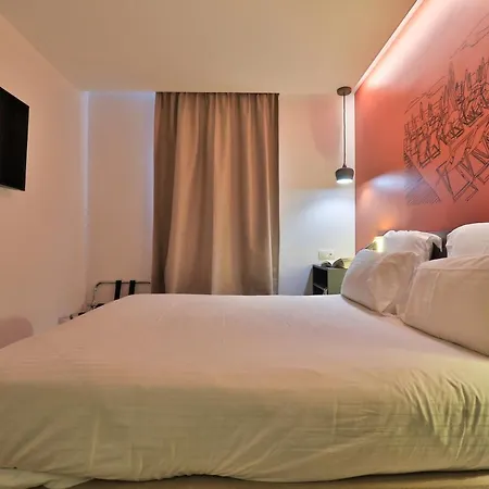 Hotel Restaurant Kyriad 3*