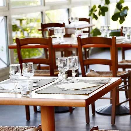 Hotel Restaurant Kyriad 3*