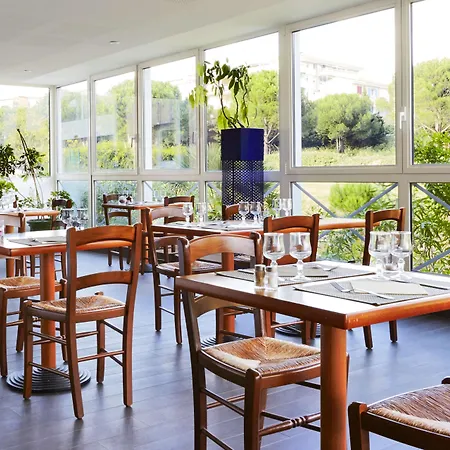 Restaurant Kyriad Hotel 3*