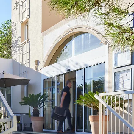 Hotel Restaurant Kyriad 3*