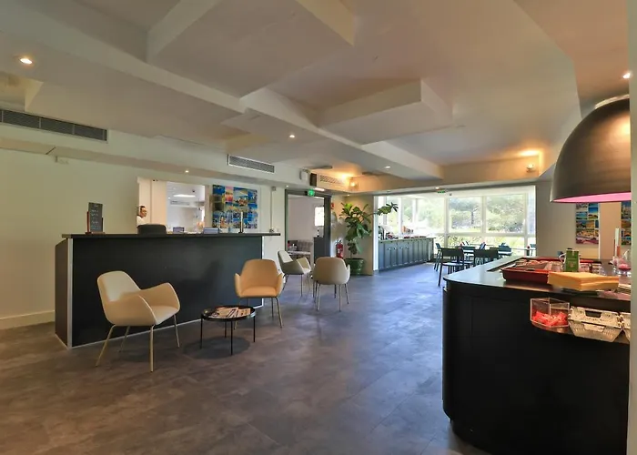 Cyano Frejus-saint Raphael فندق 3*