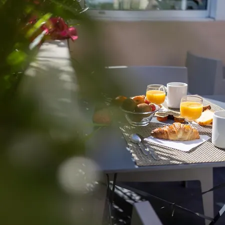 Ξενοδοχείο Restaurant Kyriad 3*