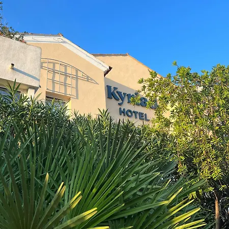 Cyano Frejus-saint Raphael Hotel