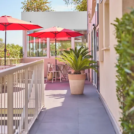 Hotel Cyano Fréjus-saint Raphaël 3*