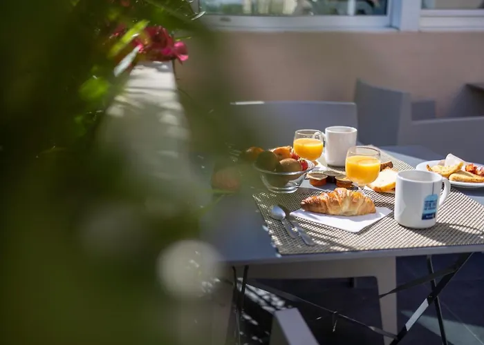 Hotell Cyano Frejus-saint Raphael 3*