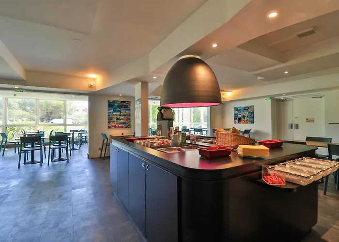 Cyano Frejus-saint Raphael Hotell 3*