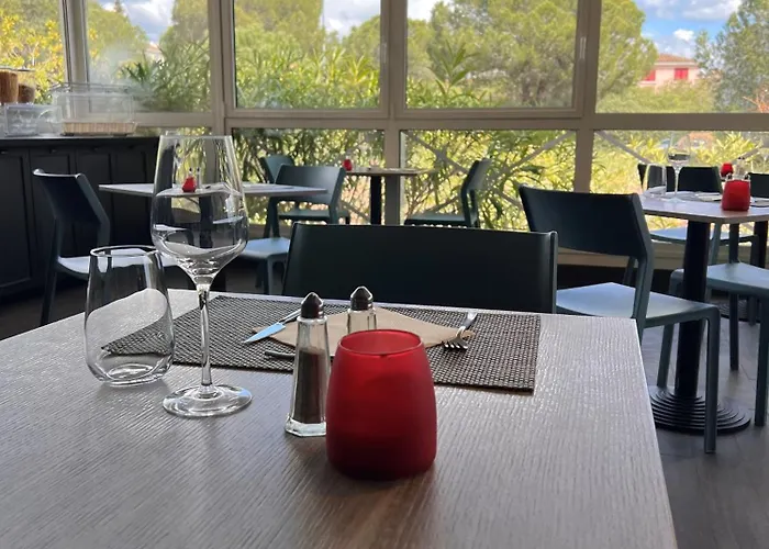 Hotell Cyano Frejus-saint Raphael 3*